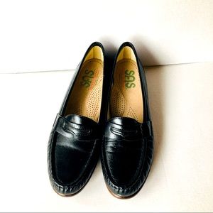 SAS Womens black loafer size 8.5